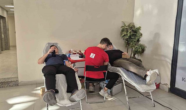 Manisa'daki KYK yurtlarından kan bağışına hayat veren destek