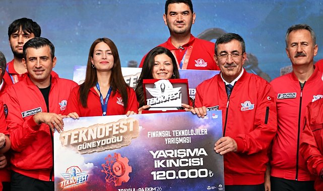 Manisalı öğrencilerden TEKNOFEST'te büyük başarı: Türkiye ikinciliği