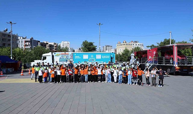 Mardin'de jandarmadan çocuklara trafik eğitimi