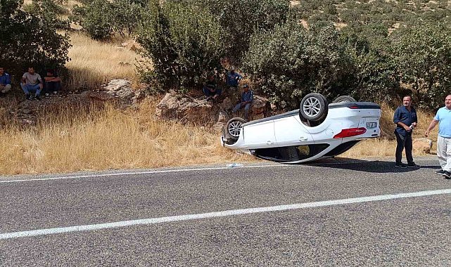 Mardin'de takla atan otomobilde hasar oluştu