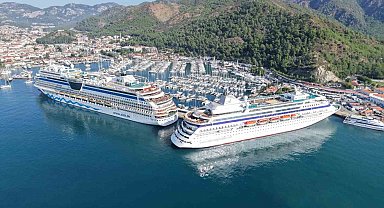 Marmaris Limanı'na iki kruvaziyer geldi