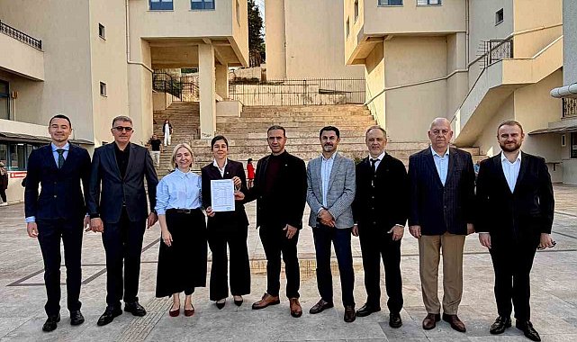 Marmaris Ticaret Odası'nda yeni yönetim mazbatalarını aldı