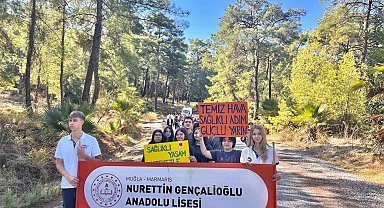 Marmaris'te öğrenciler sağlıklı yaşam için yürüdü