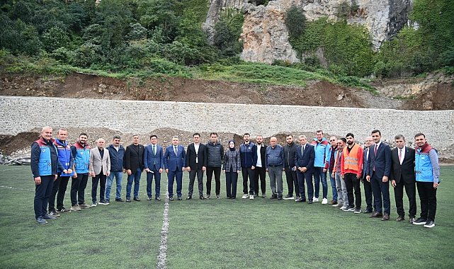 Maşatlık Futbol Sahası taş düşmelerine karşı güvenli hale getiriliyor