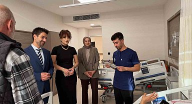 Mengücek Gazi EAH yönetiminden Hasta Hakları Günü'nde hasta ziyareti