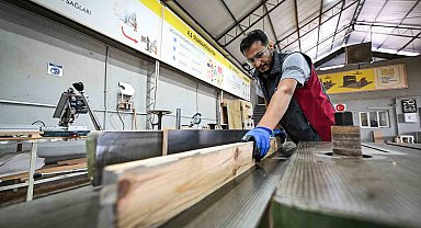 Mersin Büyükşehir Belediyesinin atölyelerinde üretim ve tasarruf bir arada
