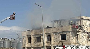 Mersin'de fabrika yangını