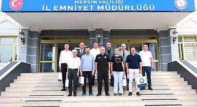 Mersin'de görevini tamamlayan polisler emekliliğe uğurlandı