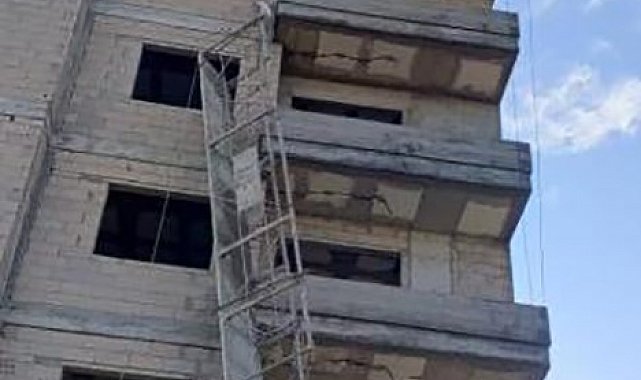Mersin'de inşaat iskelesinden düşen işçi hayatını kaybetti