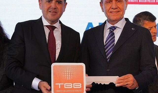 Mersin'deki operasyonda Başkan Seçer'in de aralarında olduğu 3 başkan tutuklandı