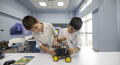Mersinli öğrenciler robotik kodlama yarışmalarında derece elde etti