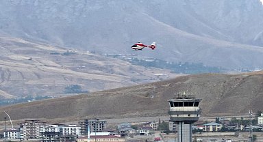 Metabolik hastalığı olan çocuk ambulans helikopter ile Van'a getirildi