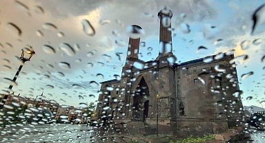 Meteorolojiden Erzurum'un 8 ilçesi için 'Sarı kodlu' kuvvetli yağış uyarısı: Sel ve su baskınlarına dikkat