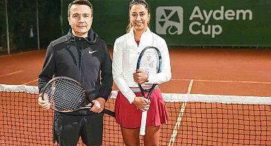 Milli tenisçi Çağla Büyükakçay, Aydem Cup'a özel gösteri maçıyla renk kattı