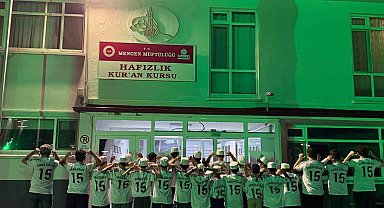 Milli yıldız Arda Güler'den memleketine anlamlı jest: İmzalı formasını hafızlık öğrencilerine hediye etti