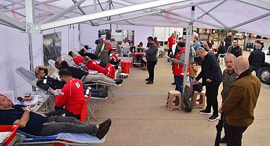 Minik öğrenciler ailelerini teşvik etti, 156 ünite kan toplandı