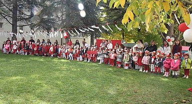 Minikler Cumhuriyet'in 103. yıl dönümünü kutladı