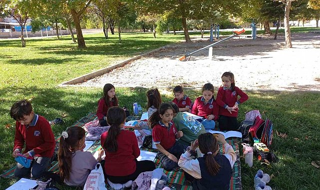 Minikler hem oynadı hem sağlıklı beslenmeyi öğrendi