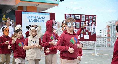 Miniklere hayvan sevgisini aşıladılar