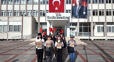 Miniklerin Cumhuriyet coşkusu sokaklara taştı