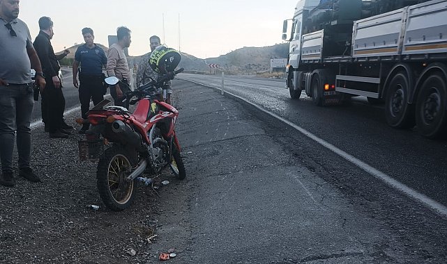 Motosiklet bariyere çarptı: 1 yaralı