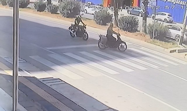 Motosikletler çarpıştı, sürücülerden biri hayatını kaybetti: Kaza anı kamerada