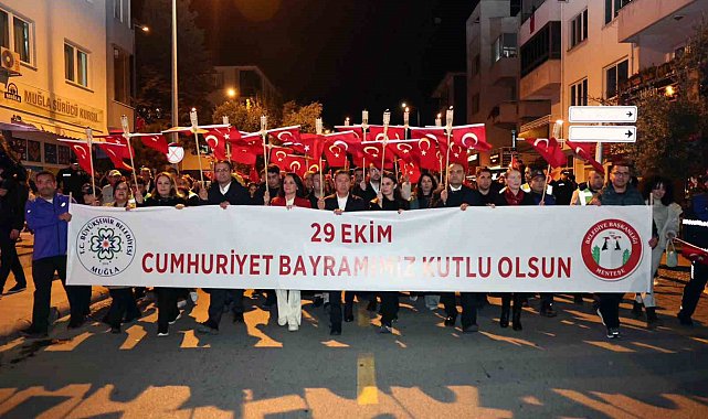 Muğla'da Cumhuriyet'in 103. yılı binlerce kişinin katılımıyla kutlandı