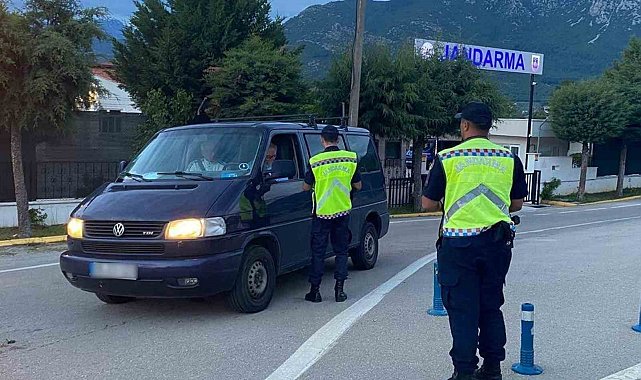 Muğla'da Jandarma trafik denetimlerinde 45 sürücünün ehliyeti geri alındı
