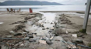 Muğla'da sakin kentin sahili kullanılmaz hale geldi