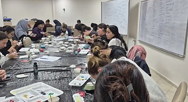 Muğla'da Türk Bayrağı'nı seramikte işlediler