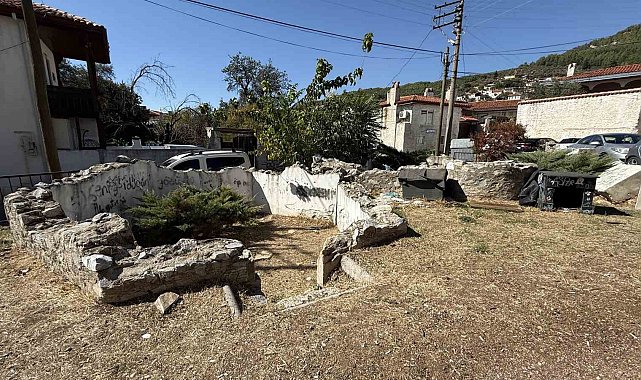Muğla'da Üç Erenler Türbesi'nin aslından sonra kopyası da kayboldu