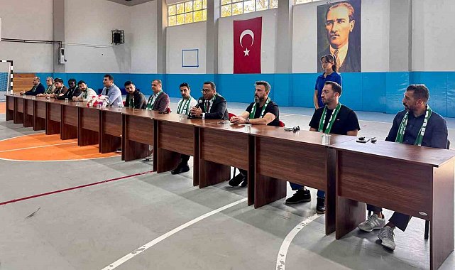Muğlasporlu futbolcular öğrencilerle buluştu