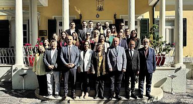 Muhtarlar Konfederasyonu temsilcileri ile Adm ve Gdz Elektrik temsilcileri İzmir'de buluştu
