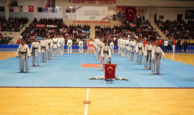 Muş'ta Cumhuriyet Bayramı coşkusu