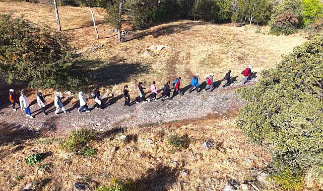 Muş'ta doğaseverler Dünya Yürüyüş Günü'nde 10 kilometre yürüdü