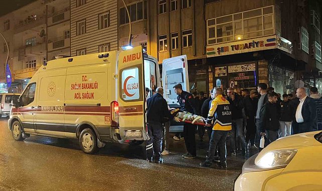 Muş'ta otomobil ile motosiklet çarpıştı: 2 yaralı