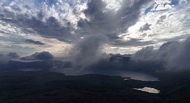 Nemrut Kalderası Milli Parkında bulutların dansı