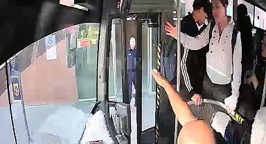 Niğde'de halk otobüsü şoförü rahatsızlanan öğrenciyi hastaneye yetiştirdi