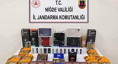 Niğde'de kaçak ürün operasyonu: Çok sayıda elektronik cihaz ve tütün ürünü ele geçirildi