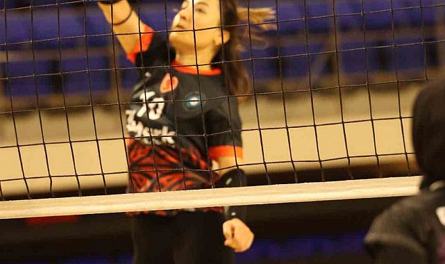 Niğde'de kadınlar voleybol turnuvasının şampiyon belli oldu