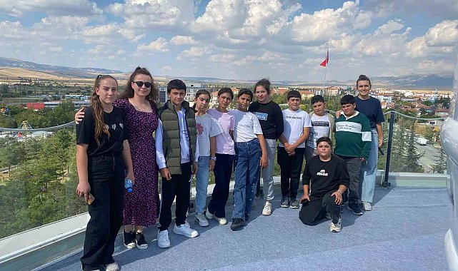 Öğrenciler burada farklı bir Dünya'ya yolculuk yapıyor