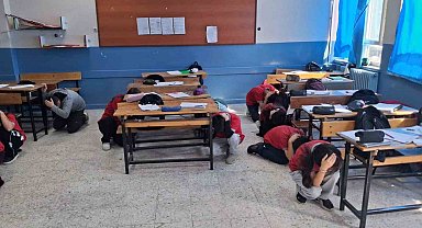 Öğrenciler depreme 'Çök-kapan-tutun" ile hazırlandı
