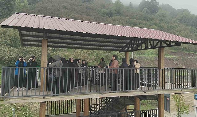 Öğrenciler kuş türlerini doğal yaşam alanlarında gözlemledi