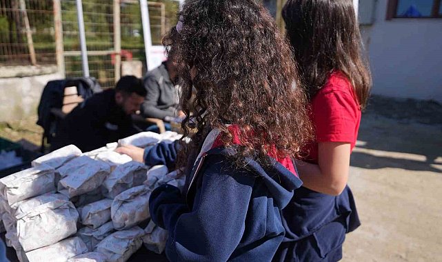 Öğrenciler patili dostlarla buluştu