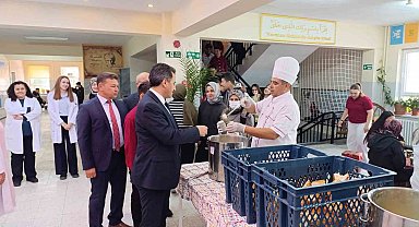 Öğrencilere sıcak çorba ikramı
