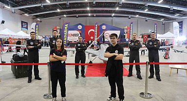Öğrencinin Bayraktar TB2 SİHA heyecanı ve sevinci kameralara yansıdı