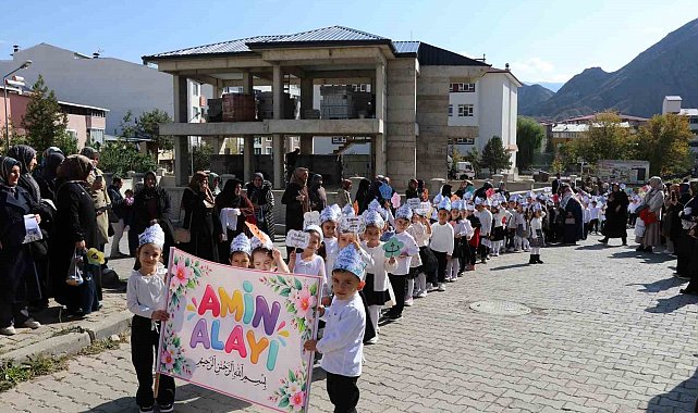 Oltulu minik yüreklerden "Amin Alayı"