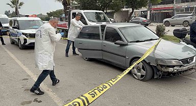 Önünü kestikleri şahsı bıçaklayıp aracının lastiklerini kestiler