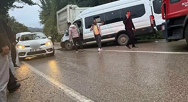 Ordu'da minibüs kamyonla çarpıştı: 1 ölü, 23 yaralı
