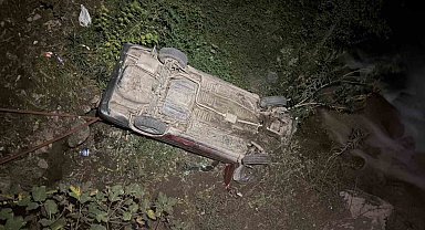 Osmaniye'de otomobil 5 metre yükseklikten dereye düştü: 1 yaralı